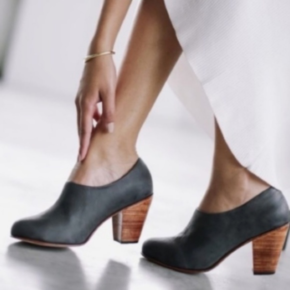 Nisolo Shoes - Nisolo Austin Heels in Smoke Gray 6.5 or 7